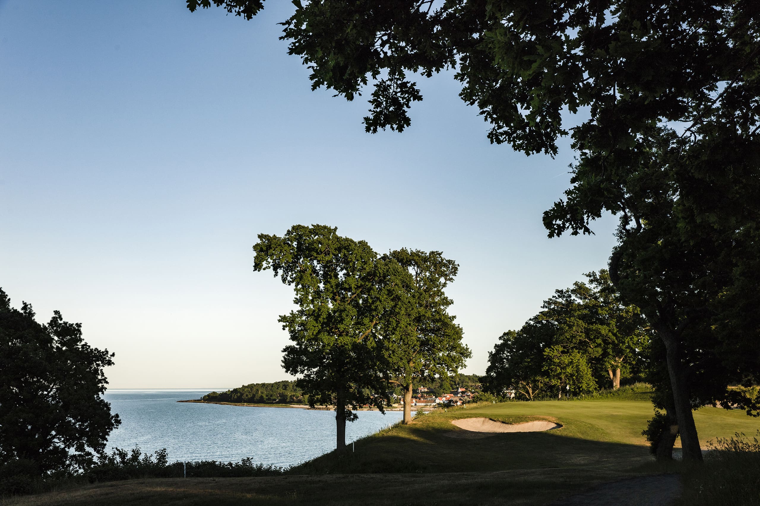 (C) Jacob Sjöman. jacob@sjomanart.com